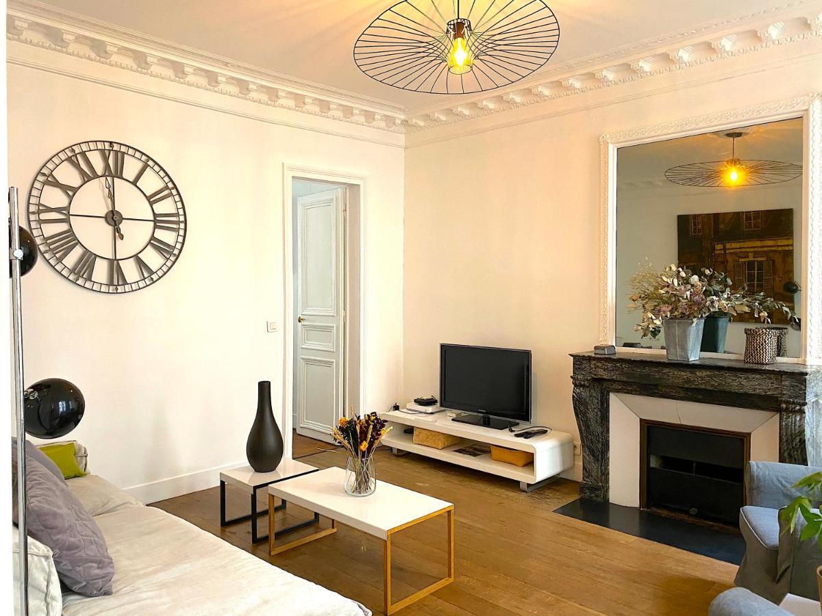 Appartement Real Parisian With 2 Bedrooms And Ac