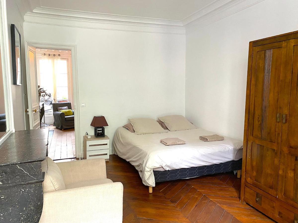 Real Parisian With 2 Bedrooms And Ac Appartement