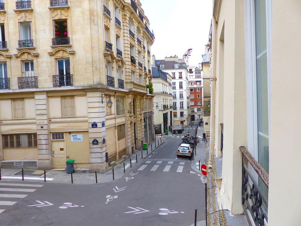 Appartement Real Parisian With 2 Bedrooms And Ac